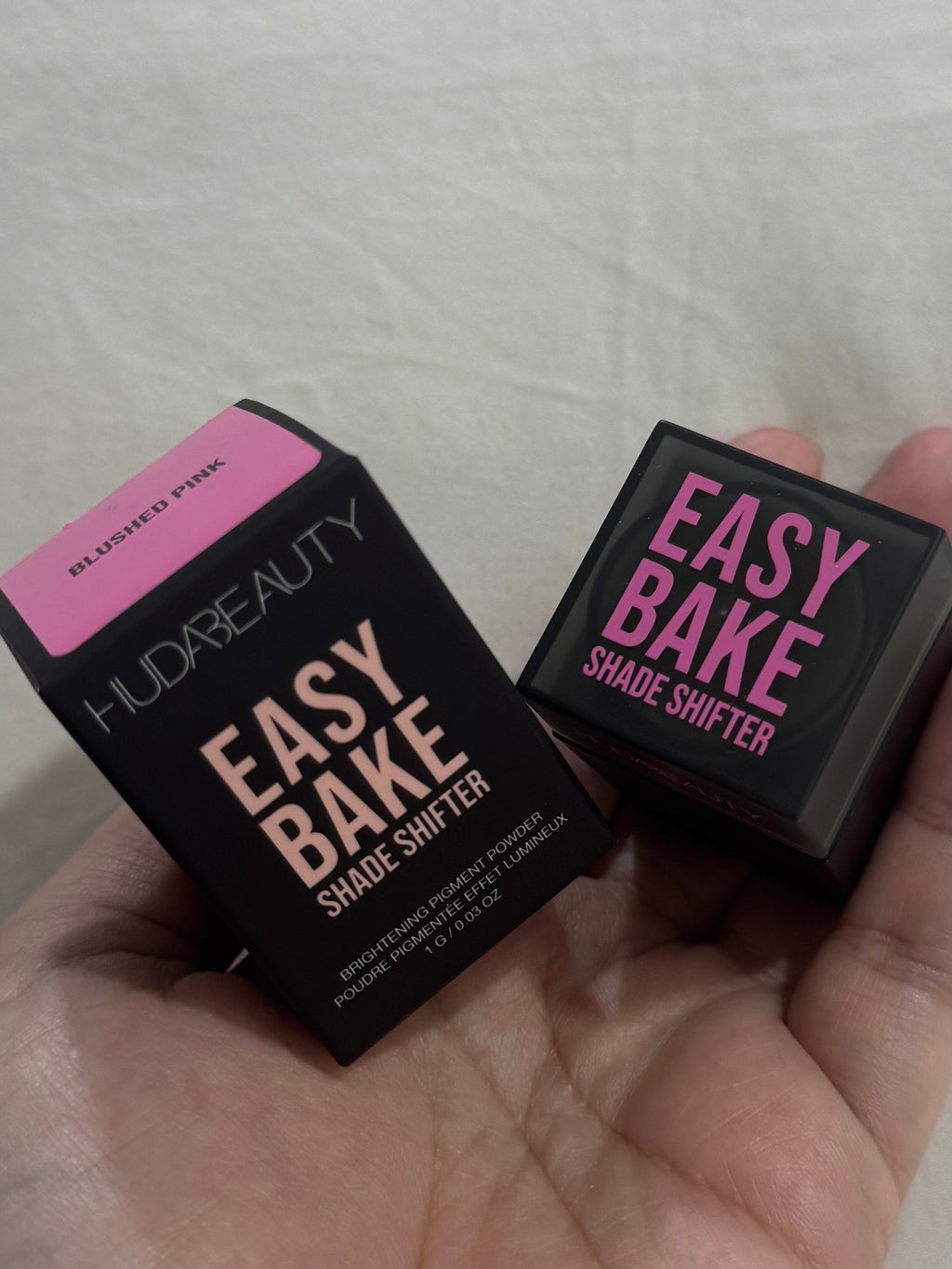 HUDA BEAUTY EASY BAKE SHADE SHIFTER
