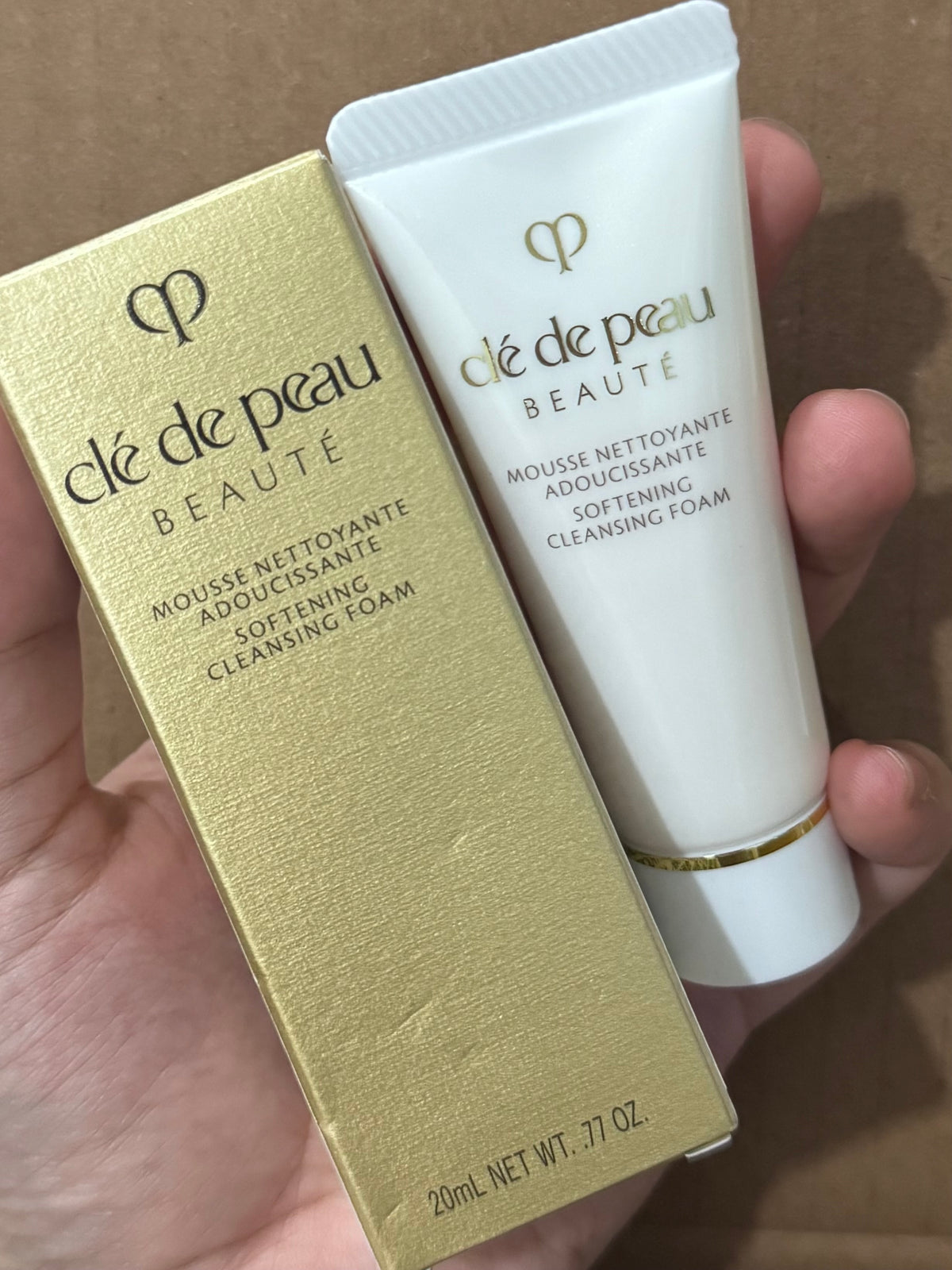 CLE DE PEAU SOFTENING CLEANSING FOAM 20ML