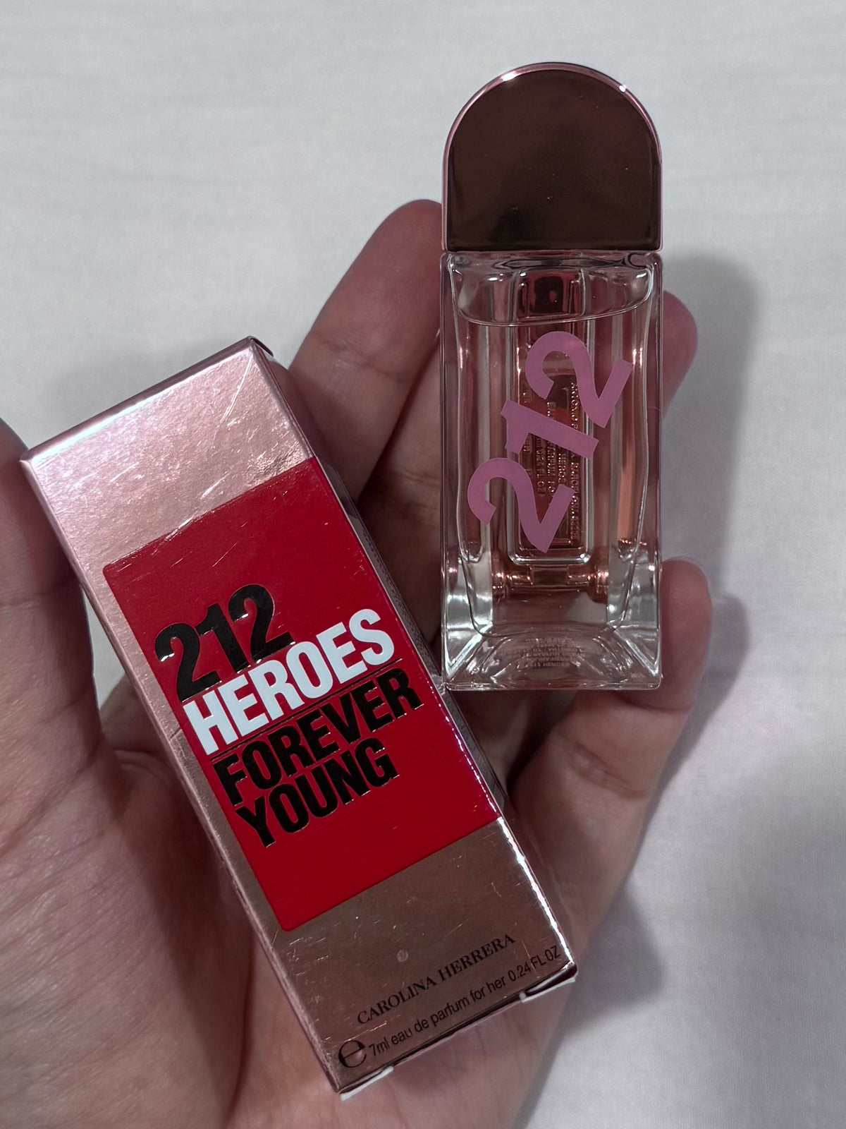 CAROLINA HERRERA 212 HEROES FOREVER YOUNG
