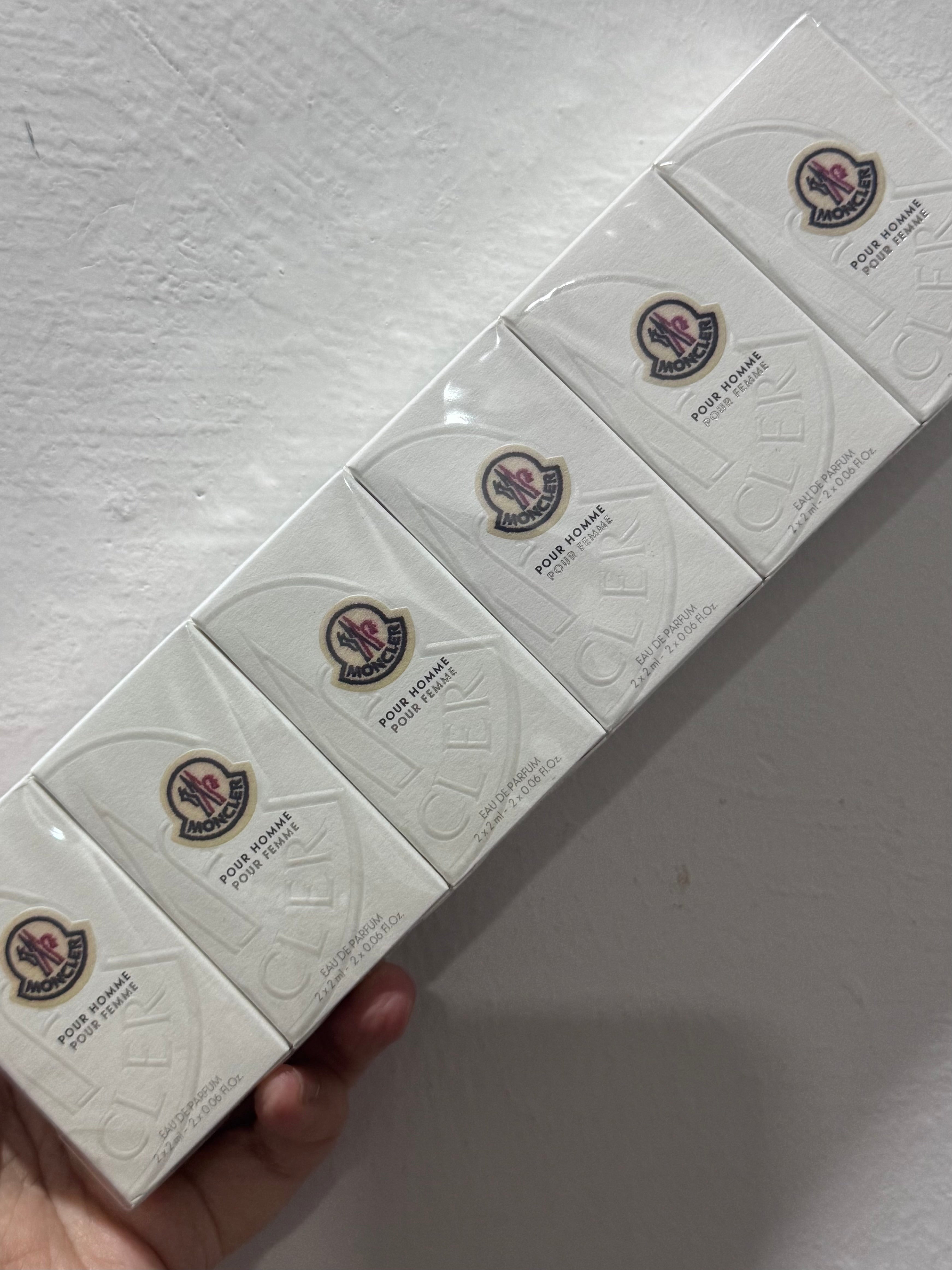 MONCLER POUR HOMME/FEMME

12*2ML=24 ML (FOR EVERY EACH SCENT)