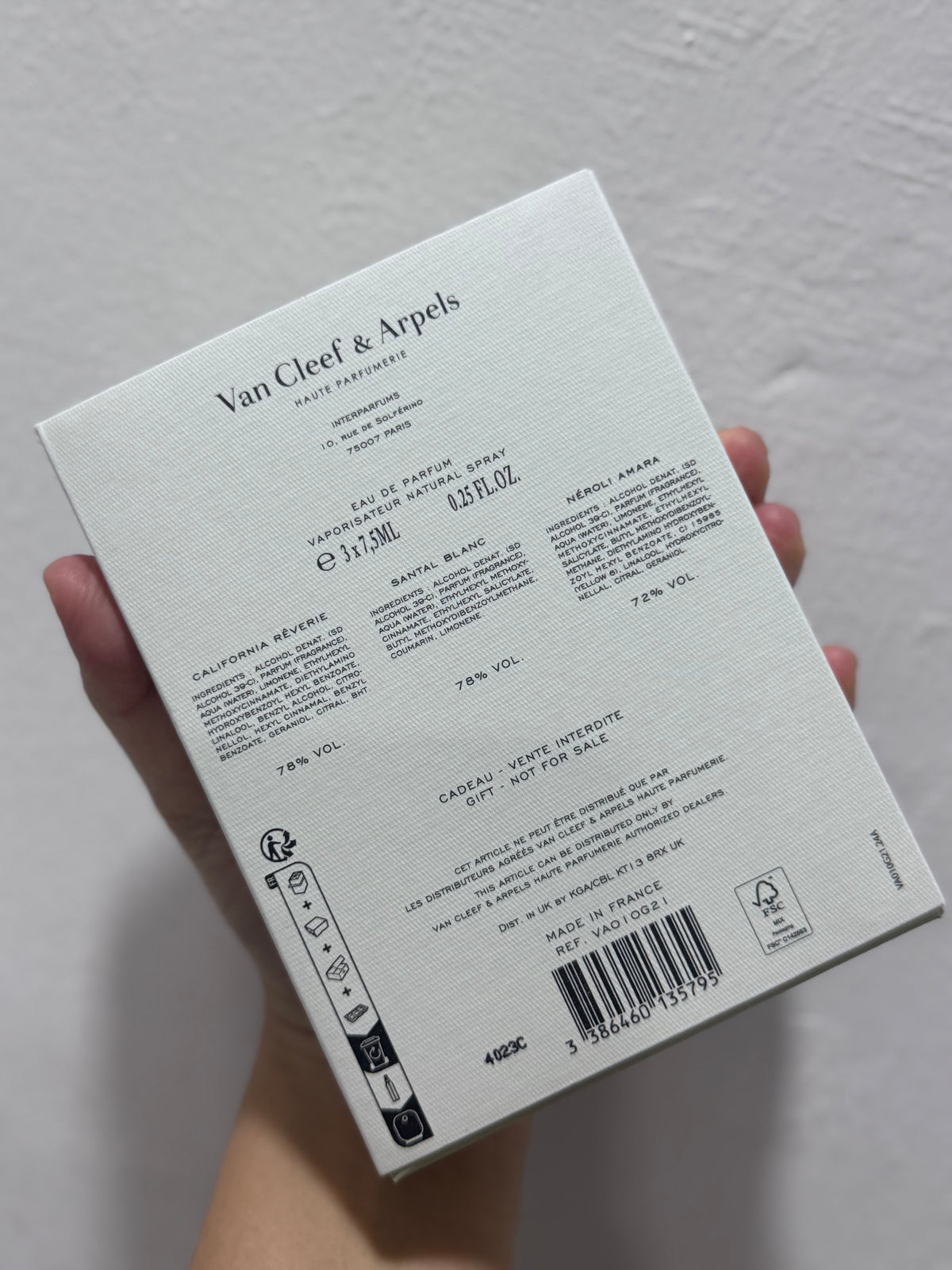 VAN CLEEF EAU DE PARFUM SPRAY (3 x 7.5ml) 

SET CONTAINS: 
- CALIFORNIA RÊVERIE
- SANTAL BLANC
- NÉROLI AMARA