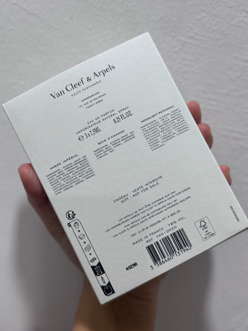 VAN CLEEF EAU DE PARFUM SPRAY (3 x 7.5ml) 

Set contains:
- AMBRE IMPÉRIAL
- BOIS D'AMANDE
- MOONLIGHT PATCHOULI